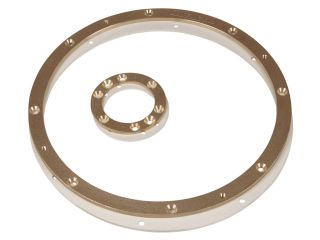 Flanschset aus dem Basisteil und Reifen. Schalter